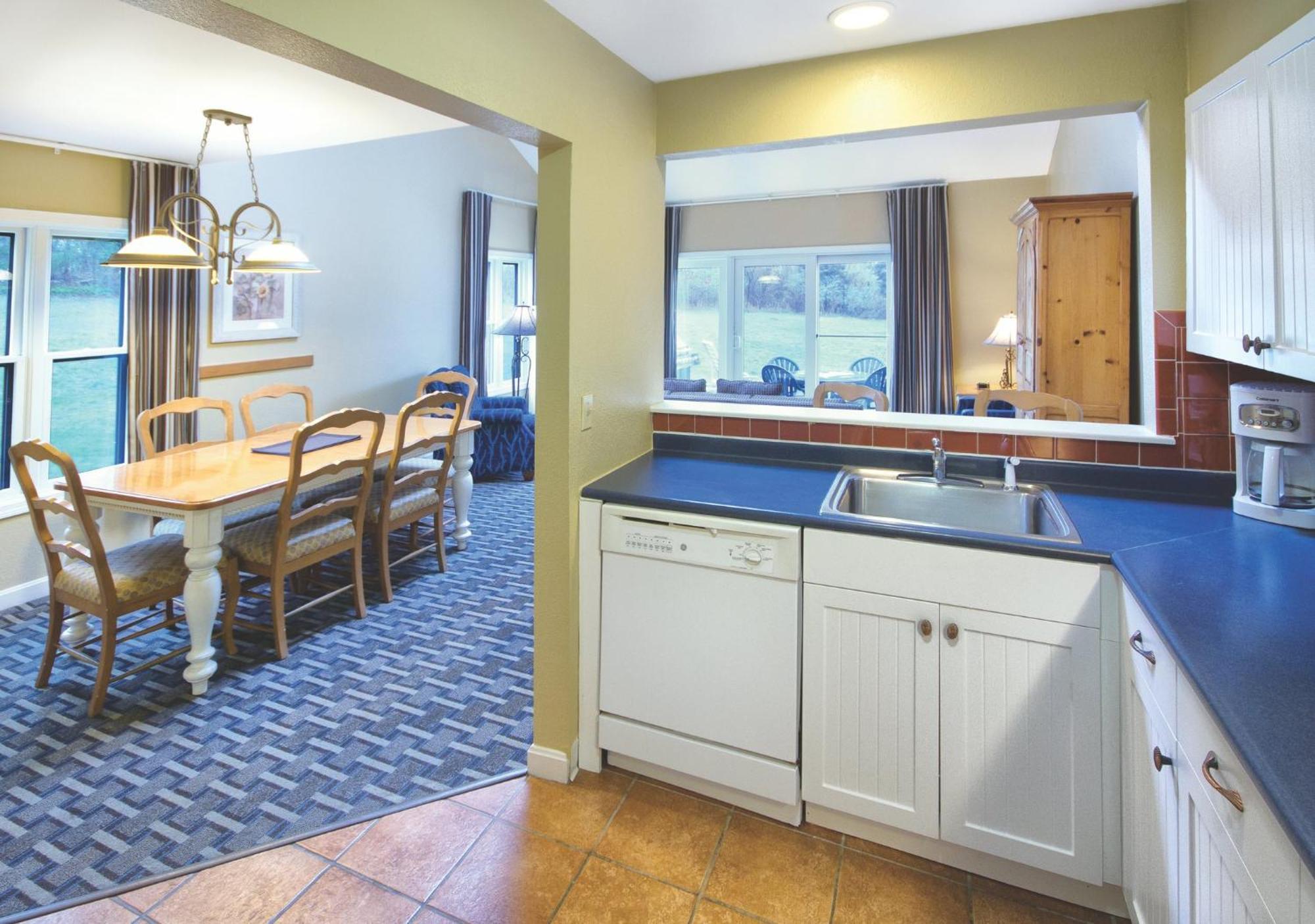 Club Wyndham Newport Overlook Jamestown Exterior photo