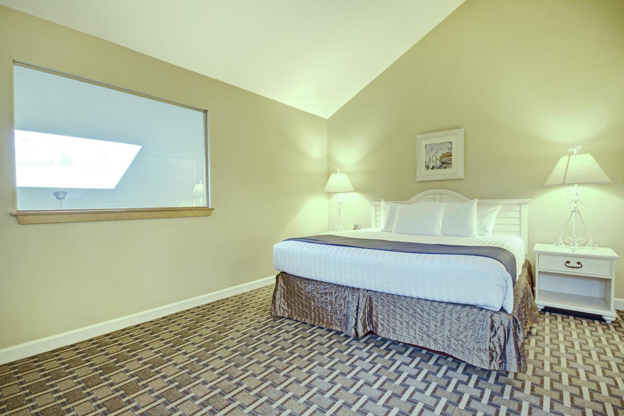 Club Wyndham Newport Overlook Jamestown Exterior photo