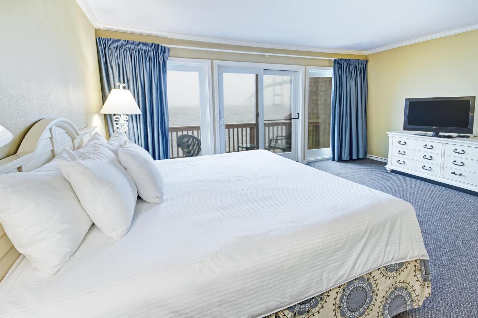 Club Wyndham Newport Overlook Jamestown Exterior photo